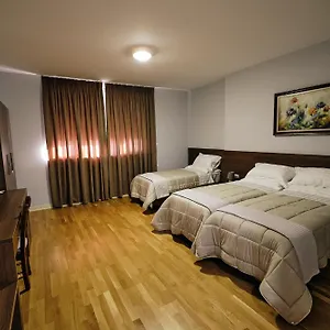 *** Hotell In Center Albanien